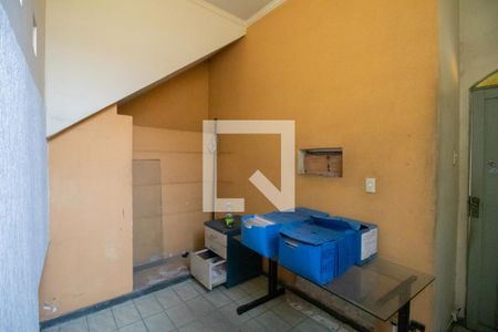 Casa à venda com 370m², 6 quartos e 2 vagas Casa à venda com 370m², 6 quartos e 2 vagasEscritório da casa dos fundos