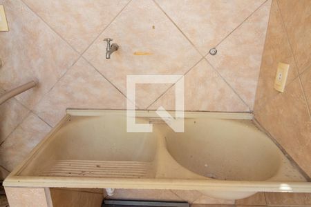 Casa à venda com 370m², 6 quartos e 2 vagas Casa à venda com 370m², 6 quartos e 2 vagasÁrea de Serviço da casa dos fundos