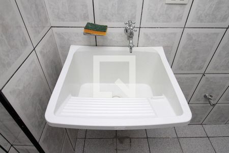 Banheiro de kitnet/studio para alugar com 0 quarto, 28m² em Campos Elíseos, São Paulo