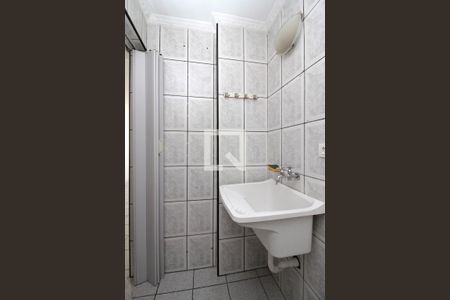 Banheiro de kitnet/studio para alugar com 0 quarto, 28m² em Campos Elíseos, São Paulo