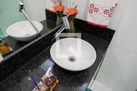 Casa à venda com 300m², 4 quartos e 4 vagasBanheiro social 2