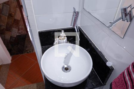 Casa à venda com 300m², 4 quartos e 4 vagasBanheiro social 1