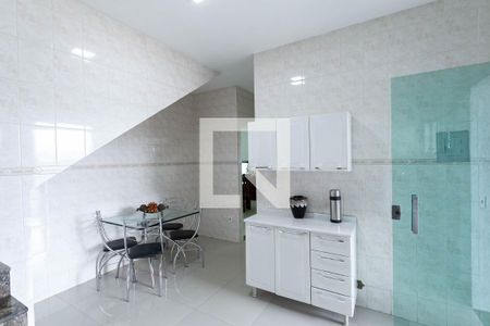 Casa à venda com 300m², 4 quartos e 4 vagasCozinha