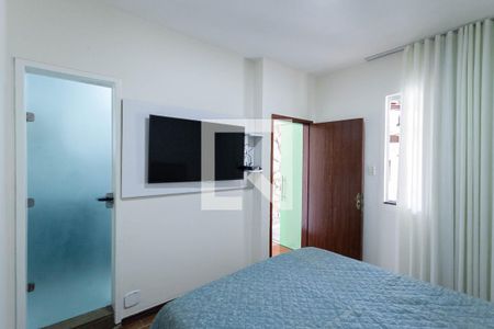 Casa à venda com 300m², 4 quartos e 4 vagasSuíte