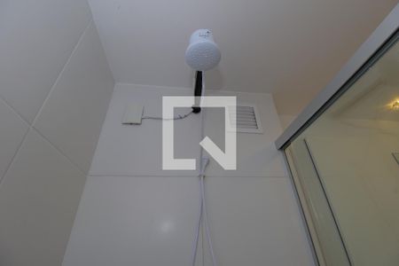 Banheiro  suíte  de apartamento à venda com 2 quartos, 65m² em São Sebastião, Porto Alegre