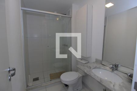 Banheiro suíte  de apartamento à venda com 2 quartos, 65m² em São Sebastião, Porto Alegre