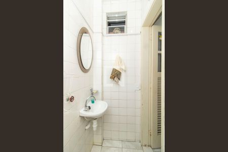 Casa de condomínio à venda com 210m², 3 quartos e 1 vaga Casa de condomínio à venda com 210m², 3 quartos e 1 vagaBanheiro de serviço