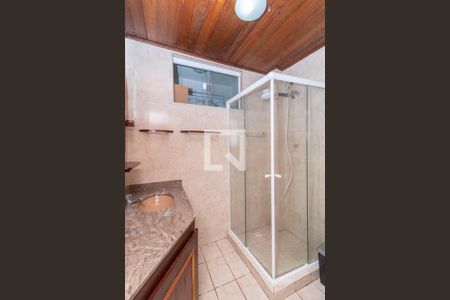 Casa de condomínio à venda com 210m², 3 quartos e 1 vaga Casa de condomínio à venda com 210m², 3 quartos e 1 vagaBanheiro da Suíte