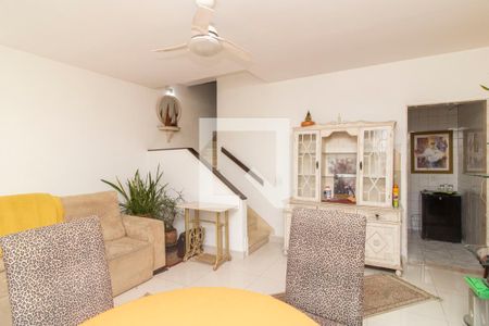 Sala de casa de condomínio à venda com 3 quartos, 210m² em Jardim Guanabara, Rio de Janeiro