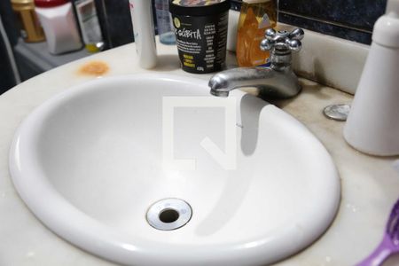 Casa à venda com 225m², 5 quartos e 2 vagasBanheiro