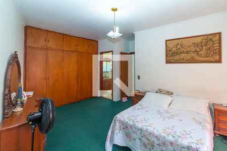 Casa à venda com 285m², 4 quartos e 3 vagasQuarto 4 - Suíte