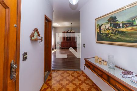 Casa à venda com 285m², 4 quartos e 3 vagasEntrada