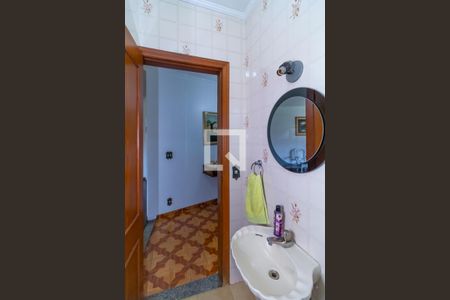 Casa à venda com 285m², 4 quartos e 3 vagasBanheiro 2