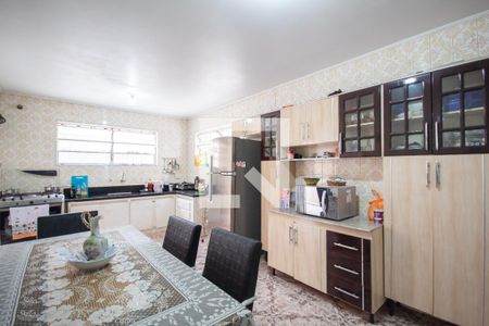 Casa à venda com 151m², 3 quartos e 4 vagas Casa à venda com 151m², 3 quartos e 4 vagasCozinha