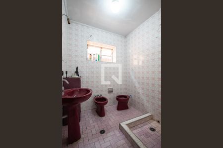 Casa à venda com 151m², 3 quartos e 4 vagas Casa à venda com 151m², 3 quartos e 4 vagasBanheiro 2