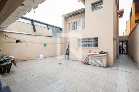 Casa à venda com 151m², 3 quartos e 4 vagas Casa à venda com 151m², 3 quartos e 4 vagasQuintal