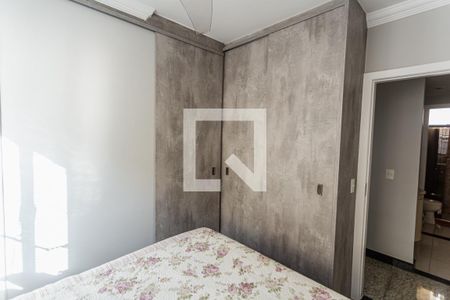 Suíte de apartamento à venda com 3 quartos, 75m² em Fernão Dias, Belo Horizonte