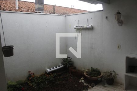 Quintal de casa de condomínio para alugar com 2 quartos, 51m² em Terra Nova, Viamão