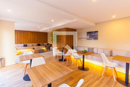 Apartamento à venda com 28m², 1 quarto e sem vaga Apartamento à venda com 28m², 1 quarto e sem vagaÁrea comum - Salão de festas