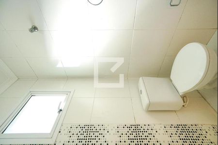 Casa de condomínio à venda com 52m², 2 quartos e 1 vaga Casa de condomínio à venda com 52m², 2 quartos e 1 vagaBanheiro da suíte 01