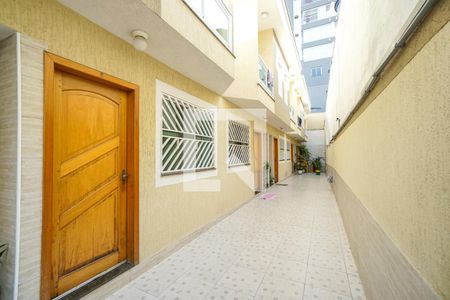 Casa de condomínio à venda com 52m², 2 quartos e 1 vaga Casa de condomínio à venda com 52m², 2 quartos e 1 vagaCorredor externo