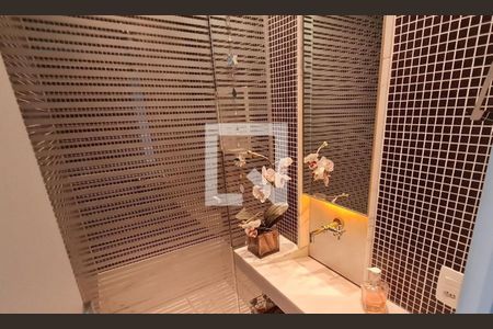 Apartamento à venda com 70m², 2 quartos e 1 vaga Apartamento à venda com 70m², 2 quartos e 1 vagaBanheiro