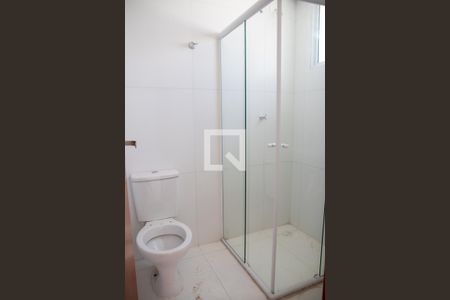 Banheiro de kitnet/studio para alugar com 1 quarto, 29m² em Vila Mazzei, São Paulo