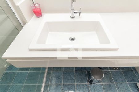 Banheiro de kitnet/studio para alugar com 1 quarto, 36m² em Vila Buarque, São Paulo