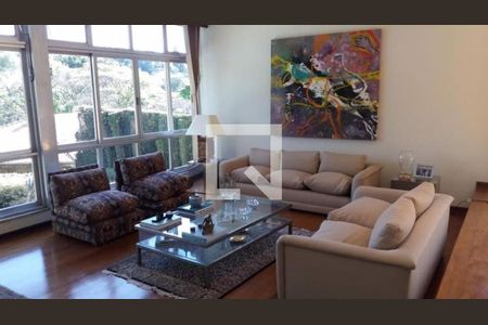 Casa à venda com 4 quartos, 500m² em Jardim Guedala, São Paulo