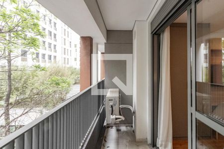 Studio à venda com 28m², 1 quarto e sem vaga Studio à venda com 28m², 1 quarto e sem vagaStudio - Varanda