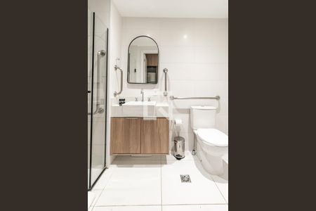 Studio à venda com 28m², 1 quarto e sem vaga Studio à venda com 28m², 1 quarto e sem vagaStudio - Banheiro