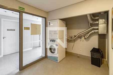 Studio à venda com 28m², 1 quarto e sem vaga Studio à venda com 28m², 1 quarto e sem vagaÁrea comum - Lavanderia