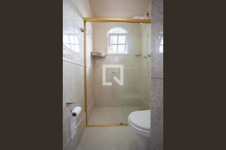 Casa à venda com 342m², 5 quartos e 4 vagasBanheiro da Suíte 1