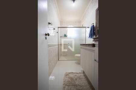 Casa à venda com 342m², 5 quartos e 4 vagasBanheiro Social