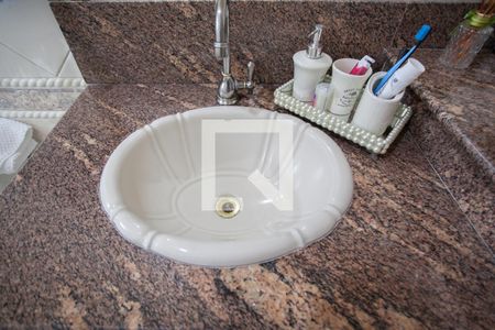 Casa à venda com 342m², 5 quartos e 4 vagasBanheiro Social