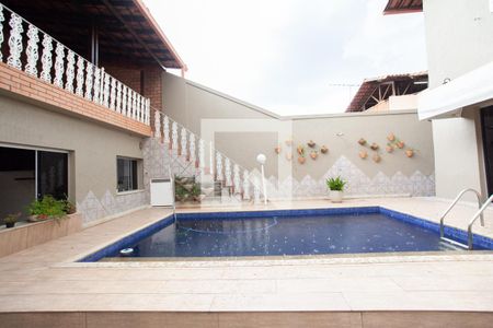 Casa à venda com 342m², 5 quartos e 4 vagasPiscina