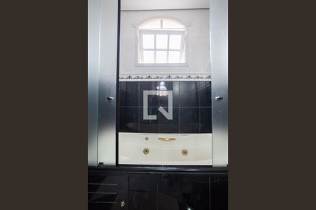 Casa à venda com 342m², 5 quartos e 4 vagasBanheiro da Suíte 3