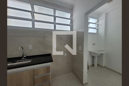 Apartamento para alugar com 76m², 3 quartos e sem vaga Apartamento para alugar com 76m², 3 quartos e sem vagaCozinha e Área de serviço