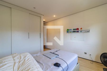 Casa à venda com 327m², 4 quartos e 3 vagasSuíte 4