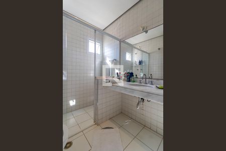 Casa à venda com 327m², 4 quartos e 3 vagasBanheiro da Suíte 4