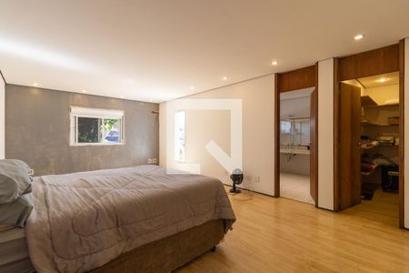 Casa à venda com 327m², 4 quartos e 3 vagasSuíte 1