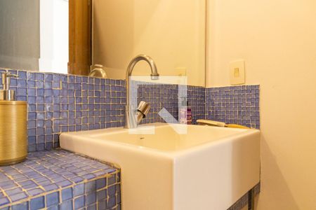 Lavabo de casa para alugar com 4 quartos, 327m² em Jardim Leonor, São Paulo