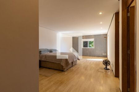 Suíte 1 de casa para alugar com 4 quartos, 327m² em Jardim Leonor, São Paulo