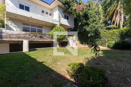 Casa à venda com 327m², 4 quartos e 3 vagasQuintal