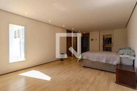 Casa à venda com 327m², 4 quartos e 3 vagasSuíte 1