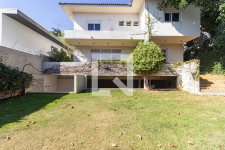 Casa à venda com 327m², 4 quartos e 3 vagasQuintal