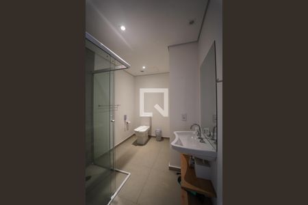 Banheiro de kitnet/studio para alugar com 1 quarto, 25m² em Perdizes, São Paulo