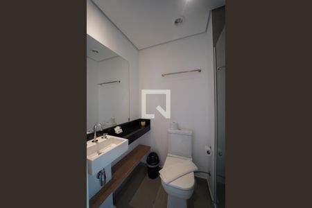 Banheiro de kitnet/studio para alugar com 1 quarto, 17m² em Perdizes, São Paulo