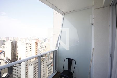 Varanda de kitnet/studio para alugar com 1 quarto, 22m² em Sé, São Paulo