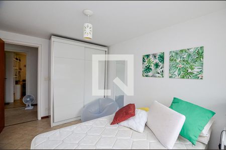 Casa à venda com 380m², 5 quartos e 2 vagas Casa à venda com 380m², 5 quartos e 2 vagasQUarto